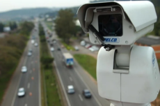 Rodovias federais terão radares que multam ao identificar infrações cometidas dentro do carro