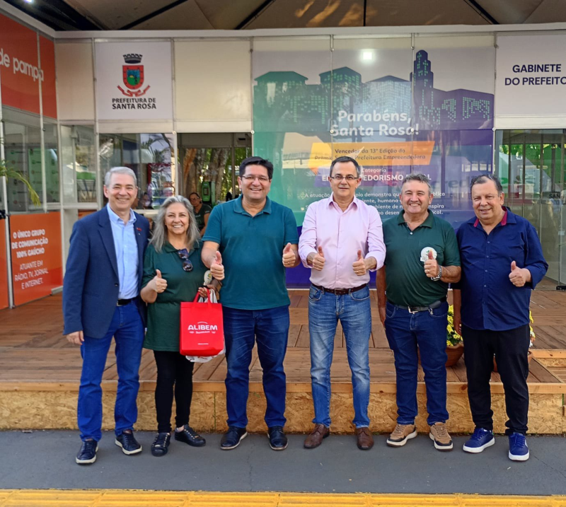 Comitiva da Feaagri Missões visita Fenasoja e reúne-se com representantes da Alibem