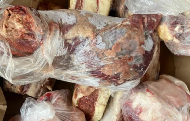 Frigorífico é interditado e duas toneladas de alimentos impróprios são apreendidos em Tucunduva