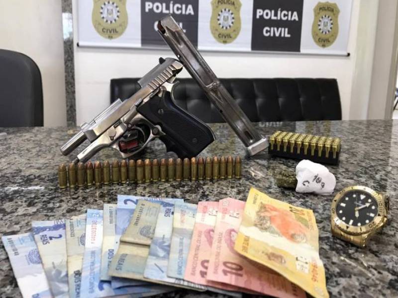  ???????Polícia Civil prende três pessoas por tráfico em Santo Ângelo