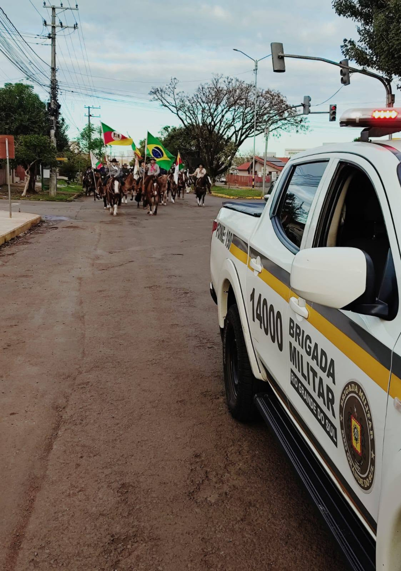 Brigada Militar acompanha Cavalgada do Meio Ambiente em Santo Ângelo