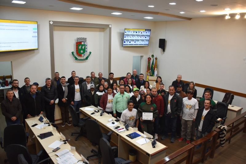 Câmara de Vereadores presta homenagem aos 30 anos da Cooperativa Ecos do Verde 