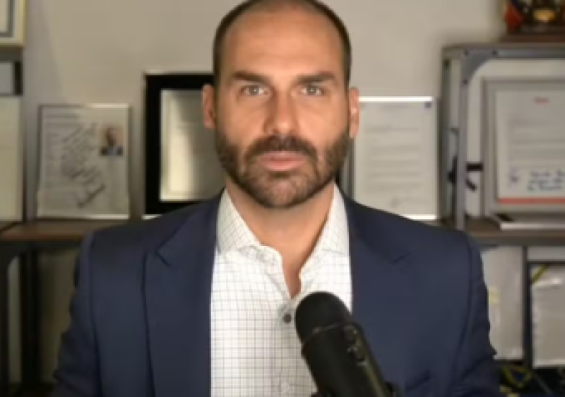 STF condena Eduardo Bolsonaro a 4 anos e 2 meses de prisão e o torna inelegível por oito anos