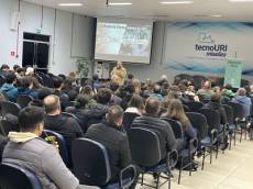 Referência do atletismo nacional, Lázaro Velázquez compartilha trajetória de 49 anos na URI