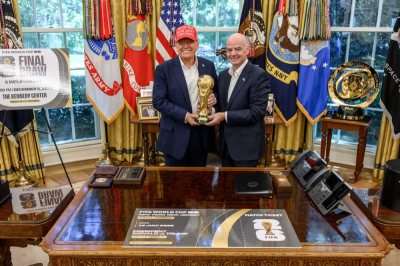 Trump critica árbitro brasileiro e admite pedido à Fifa