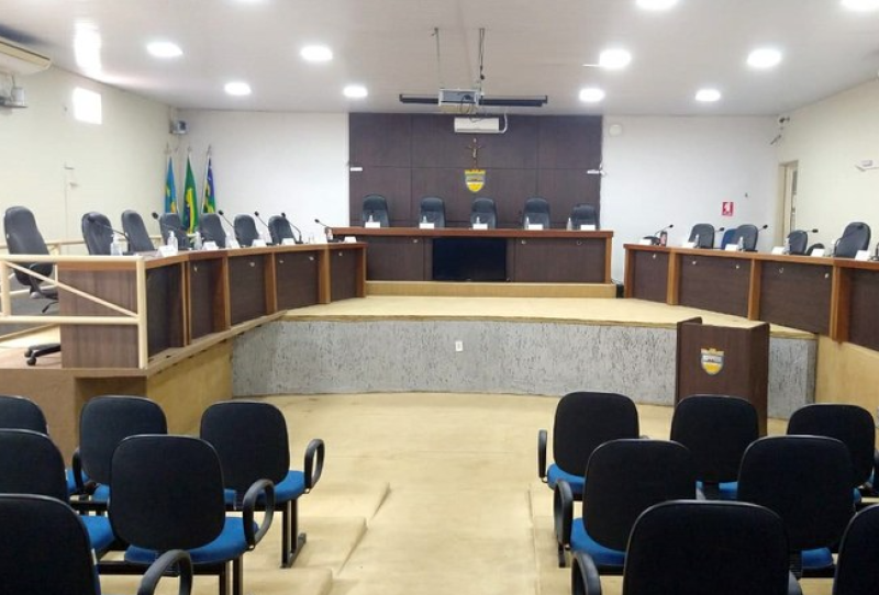 Vereadora que admitiu agredir cadela com vassoura pode ter mandato cassado no RS