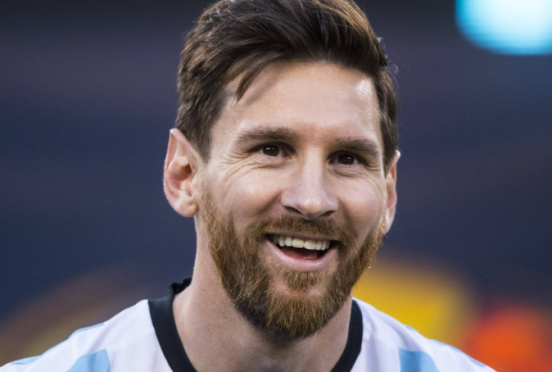 Messi dá duas assistências, passa Mbappé e retoma artilharia da Copa