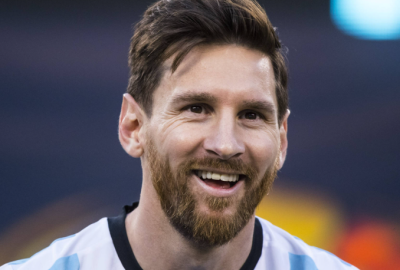 Messi dá duas assistências, passa Mbappé e retoma artilharia da Copa