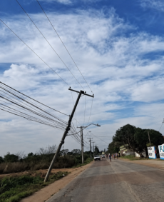 Vendaval deixa 800 casas sem luz em Bagé; tempo piora no fim de semana