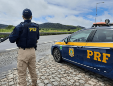 Mulher que se diz influenciadora e constava como morta é presa usando identidade falsa na BR-285