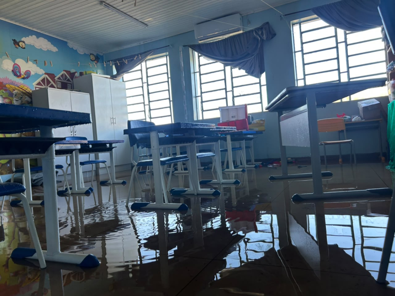 Granizo destrói escola em Ubiretama e diretora relata noite de desespero no resgate de família