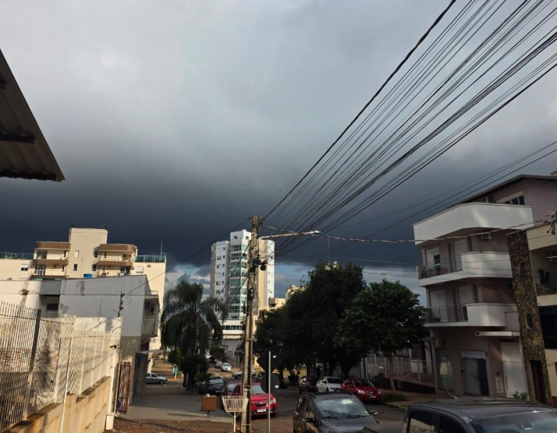 Meteorologista alerta para chuva, trovoadas e queda de temperatura na Região das Missões