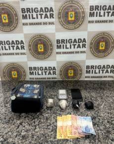 Brigada Militar apreende maconha e celulares no bairro Hortência, em Santo Ângelo