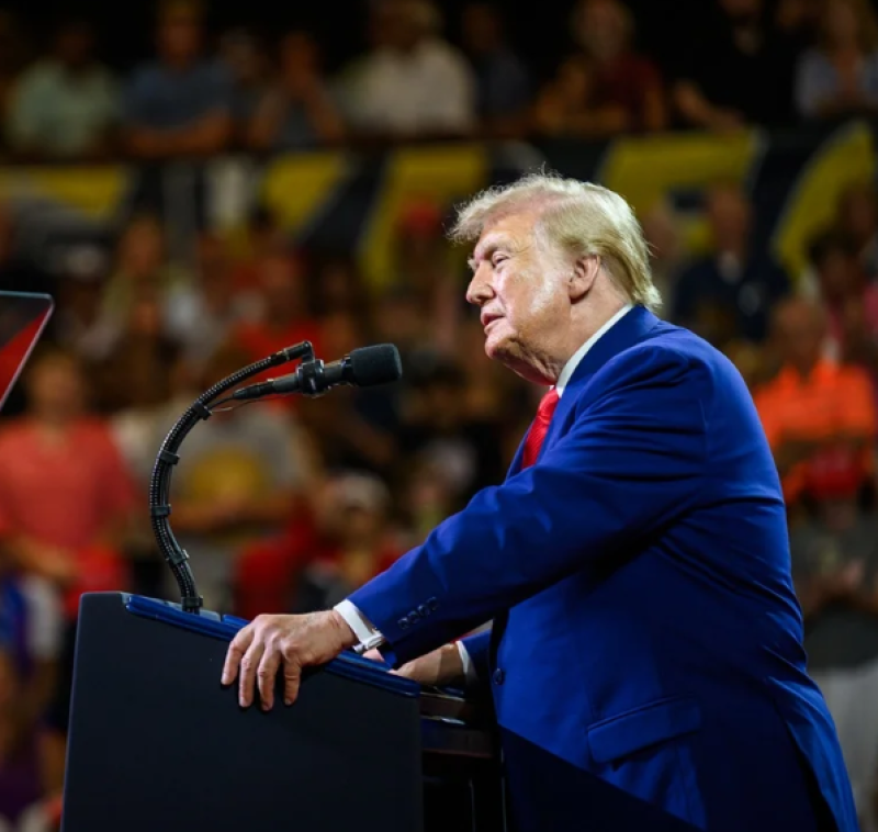 Trump burla Justiça e reduz vacinas recomendadas para crianças