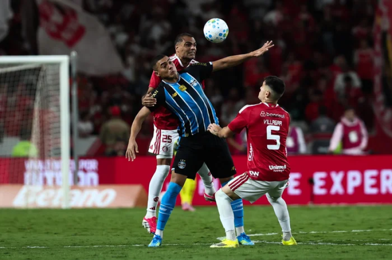 Dupla Gre-Nal tem risco de 40% de rebaixamento