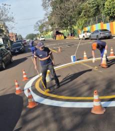 Nova rótula é instalada no bairro Assis Brasil, em Ijuí