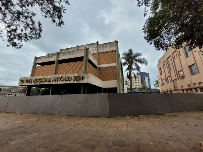 Câmara aprova R$ 369 mil para reforma do Teatro Antônio Sepp, fechado desde 2019