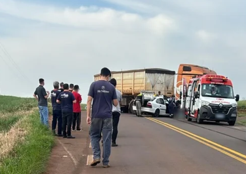 Mulher de 58 anos morre após carro dirigido por menor bater em caminhão na RSC-481