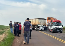 Mulher de 58 anos morre após carro dirigido por menor bater em caminhão na RSC-481