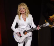 Morre Dolly Parton, ícone da música country, aos 80 anos