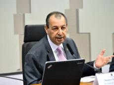 Relator mantém texto da PEC que acaba com escala 6x1