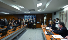 Comissão aprova fim da taxa das blusinhas para compras de até US$ 50