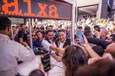 Flávio Bolsonaro visita Expointer e apresenta propostas para agro e dívida do RS