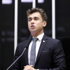 Áudios mostram Nikolas Ferreira pedindo ajuda a Daniel Vorcaro para amigo