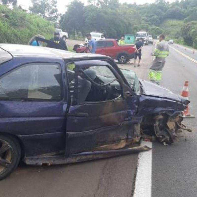 Acidente deixa seis pessoas gravemente feridas na BR-386