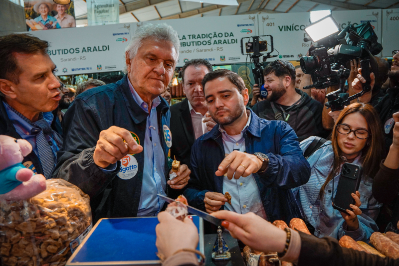 Gabriel Souza e Ernani Polo acompanham Caiado em agendas na Expointer