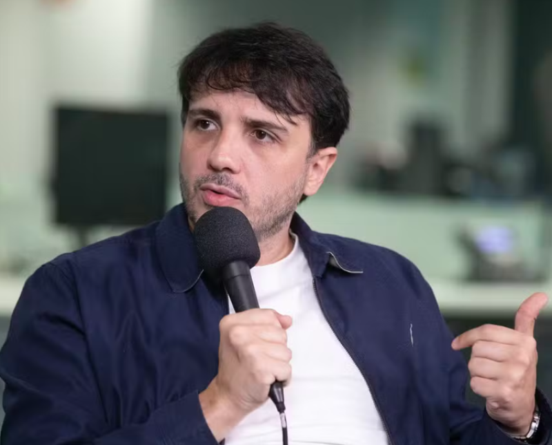 Renan Santos diz que Cury tem discurso vazio que sua ascensão é “covardia” e “ciclo de rivotril”