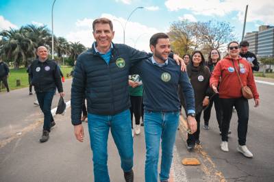 Gabriel Souza cumpre agenda de campanha no 7 de Setembro em Porto Alegre