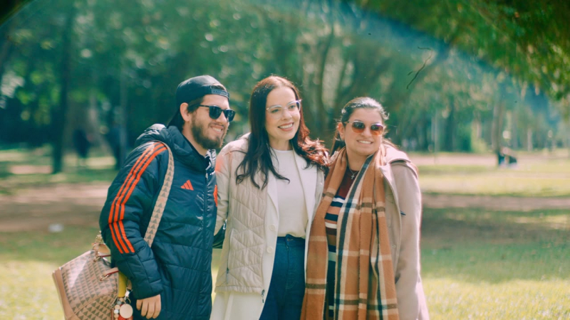 Juliana Brizola faz gravações de campanha e conversa com a população em Porto Alegre