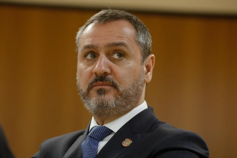 Diretores da PF defendem Andrei Rodrigues e colocam cargos à disposição