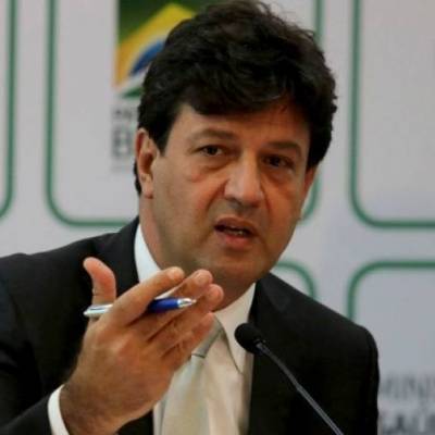 Ministro da Saúde diz que corona vírus é semelhante a uma gripe e evita tom alarmista 