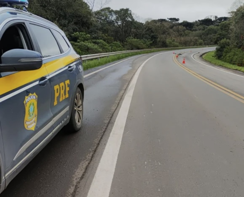 Motociclista de 49 anos morre em acidente com caminhão na BR-285, em Carazinho