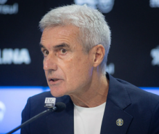 Luís Castro é demitido pelo Grêmio após derrota para o Vasco