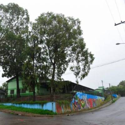 Criança é atingida por bala perdida dentro de escola, em Caxias do Sul 