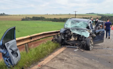 Acidente entre carro e caminhão deixa homem ferido na BR-285, em Carazinho