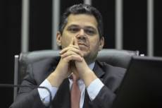 Presidente do Senado marca para segunda votação do fim da escala 6x1