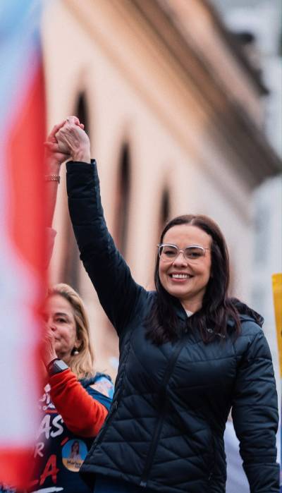 Campanha de Juliana Brizola leva ao Ministério Público Eleitoral denúncia de ataques coordenados na reta final do 1º turno