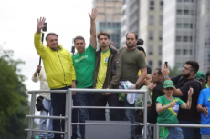 Veja quem da família Bolsonaro foi eleito em 2026