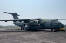 Cargueiro da FAB inicia operação contra incêndios no Amazonas; previsão é de 3 voos por dia
