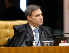 Mendonça reitera que Lula e Flávio podem abrir sigilos por ato próprio