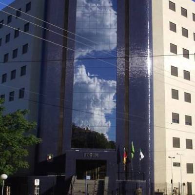 TJRS suspende prazos processuais e restringe atendimento ao público