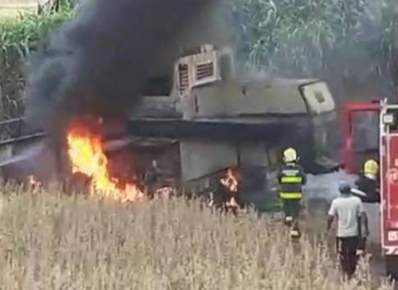 Colheitadeira é destruída pelo fogo em Catuípe 