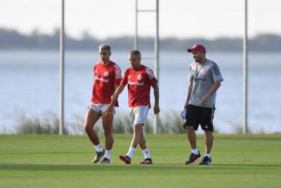 Queda de receita: Internacional negocia redução dos salários de jogadores