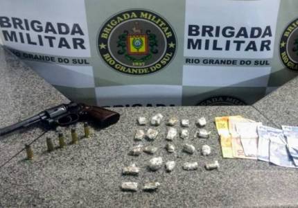 Brigada Militar apreende dois adolescentes com maconha e arma de fogo em Ijuí 