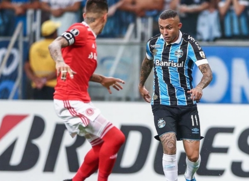 Dupla Gre-Nal faz clássico sem torcida cem dias depois da parada pela pandemia
