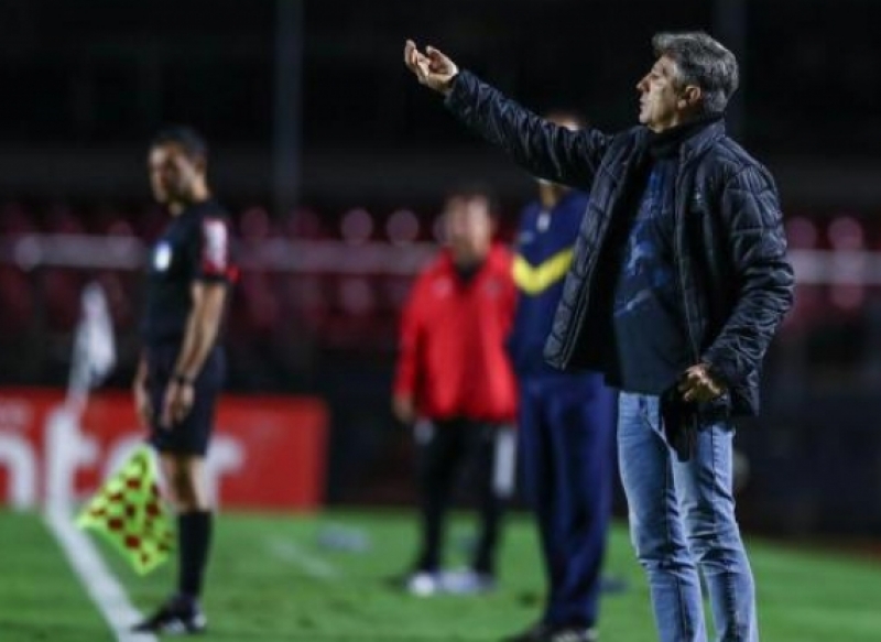 Com lances polêmicos, Grêmio empata com o São Paulo no Morumbi